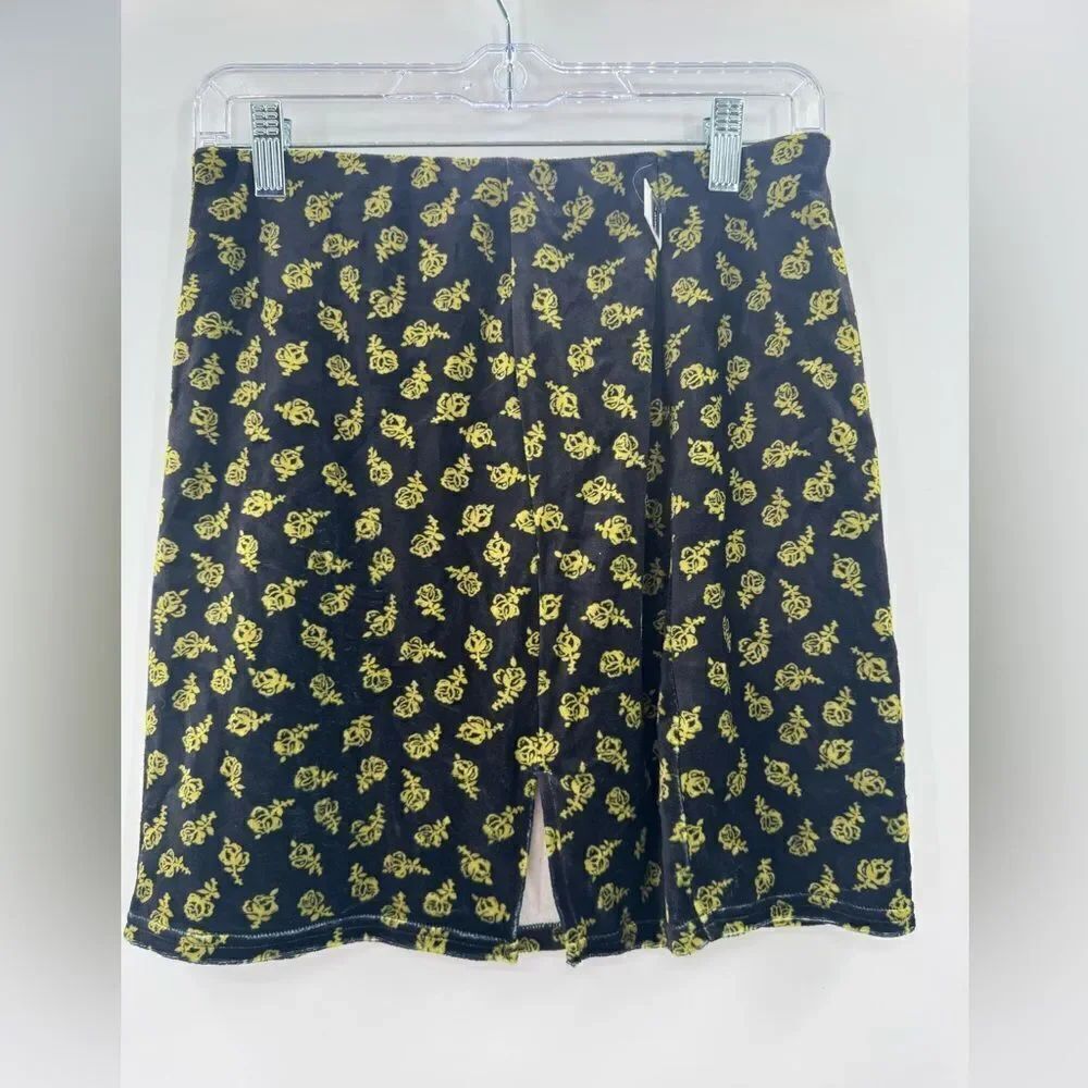 3/$20 BP. Velvet Black/Green Rose Mini Skirt size Small